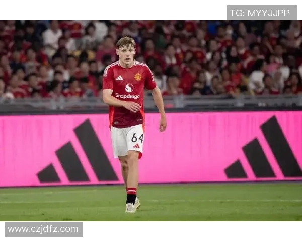 杰克深度采访足球明星揭秘他们的训练与生活背后的故事